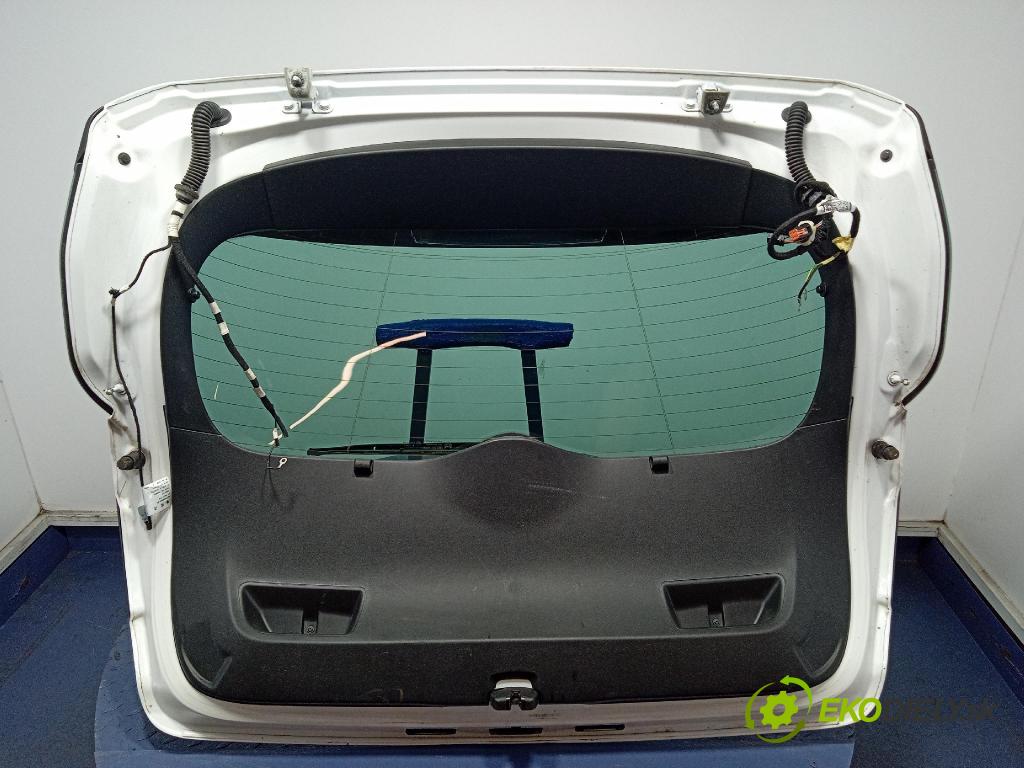 Citroen C4 2016 zadna dveře kufra: kufra: 