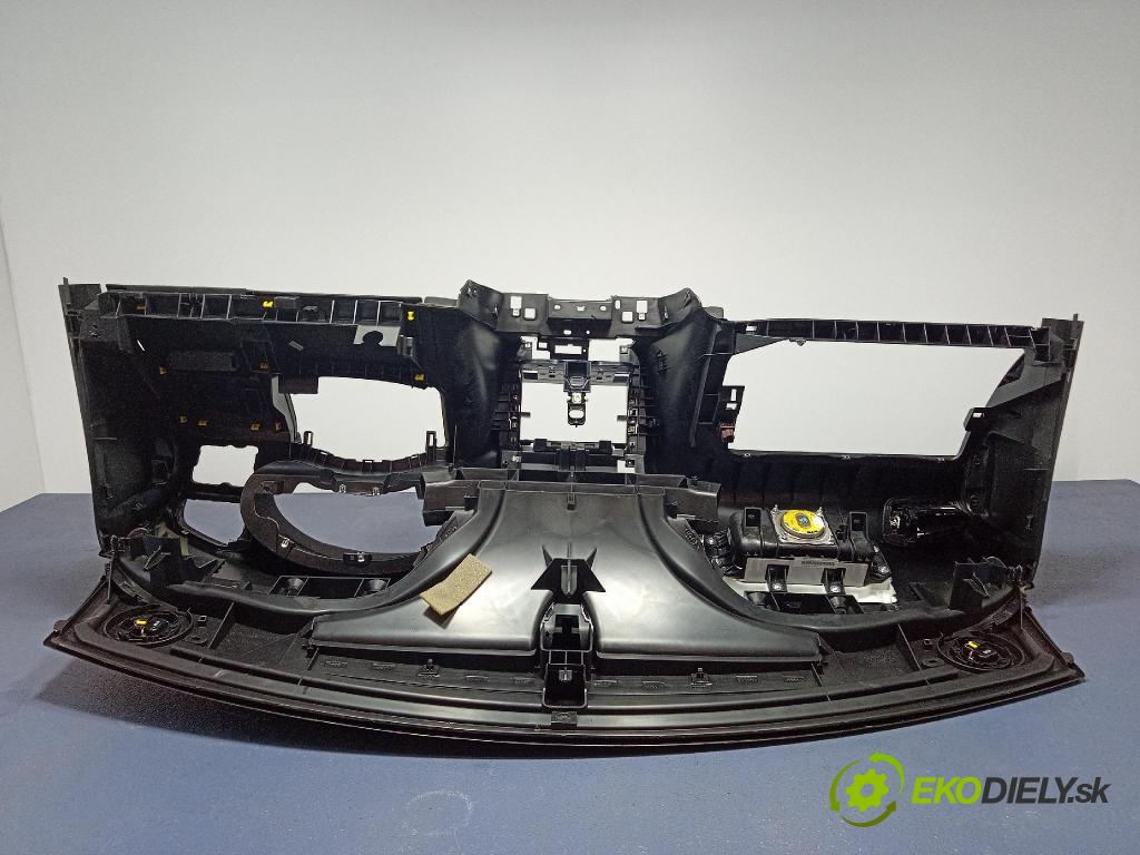 Citroen C4 2016 kokpit,přistrojova deska 9671532077