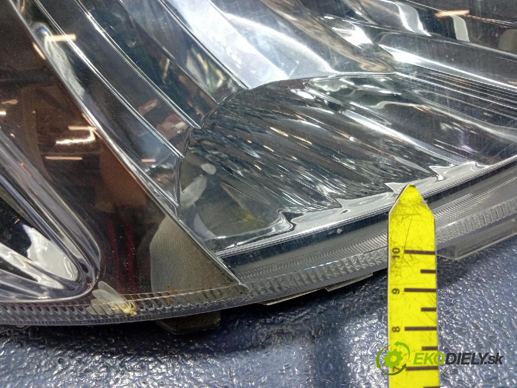 Toyota Yaris 2004 světlo v pravo: 