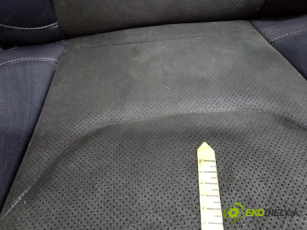 Ford Mondeo 2018 sedačke: Soubor.