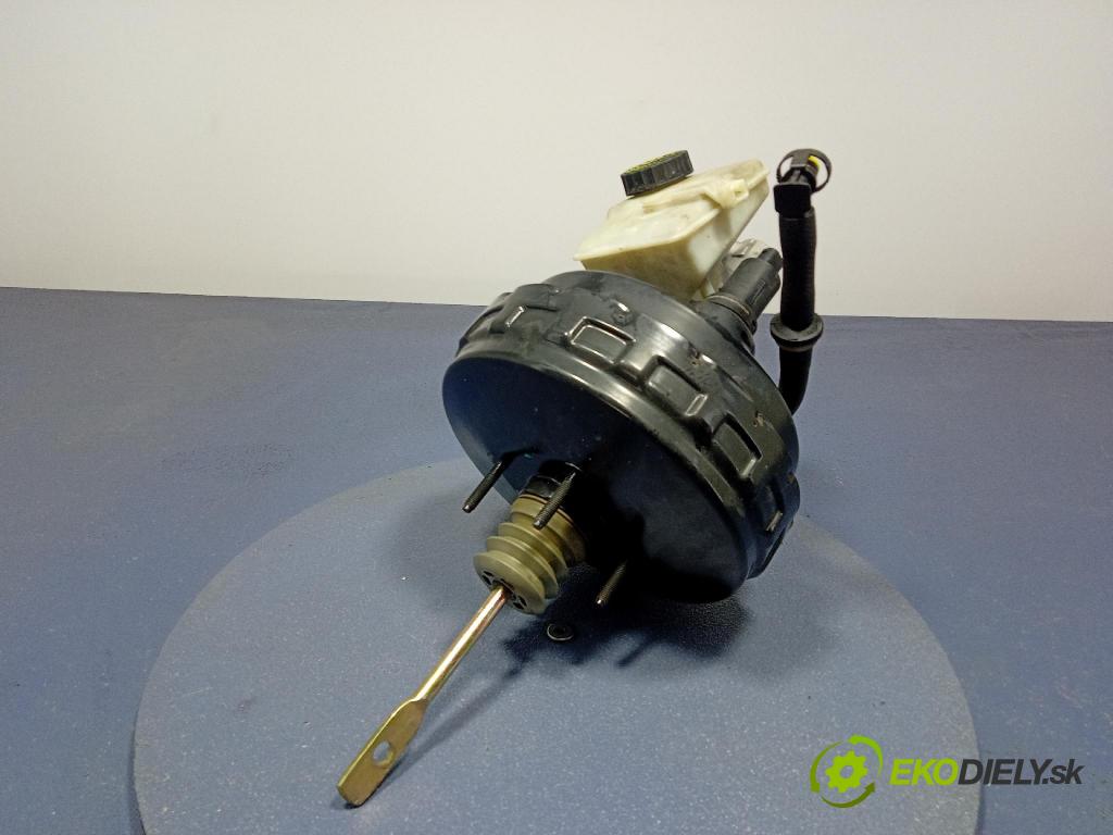 Volvo V70 2003 servo Brzdní: 30665455