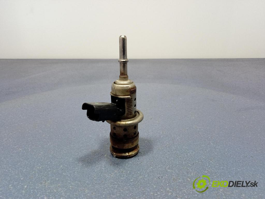 Citroen C4 2016 vstřikovač 9801187080