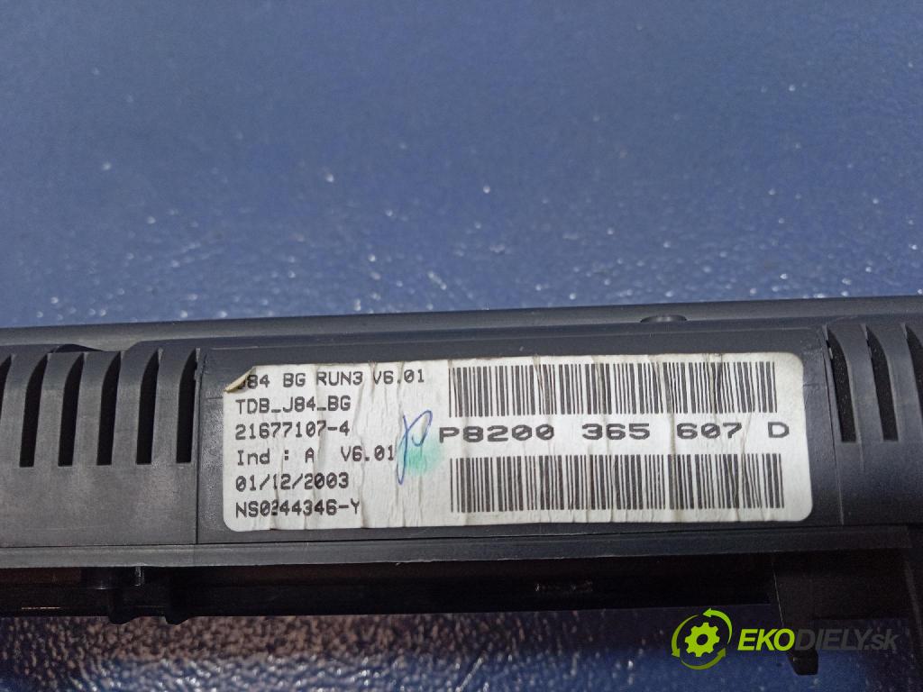 Renault Scenic 2004 Přístrojová deska P8200365607D