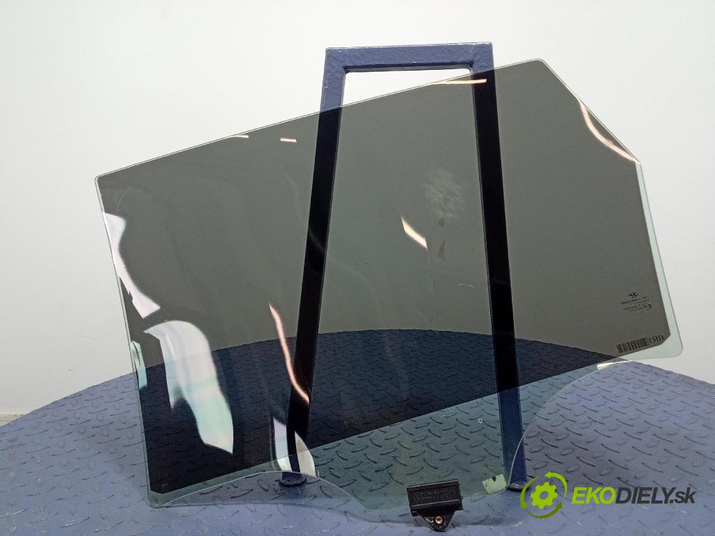 Hyundai I30 2022 sklo dveře Zad: Práva: 