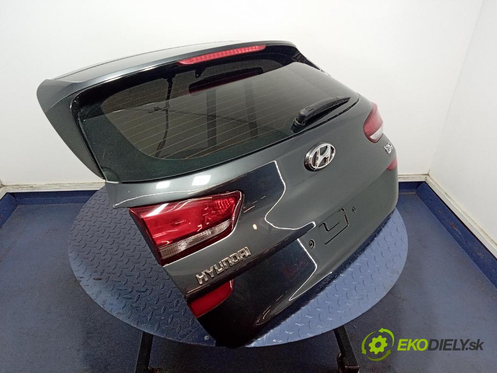 Hyundai I30 2022 zadní dveře kufra: kufr