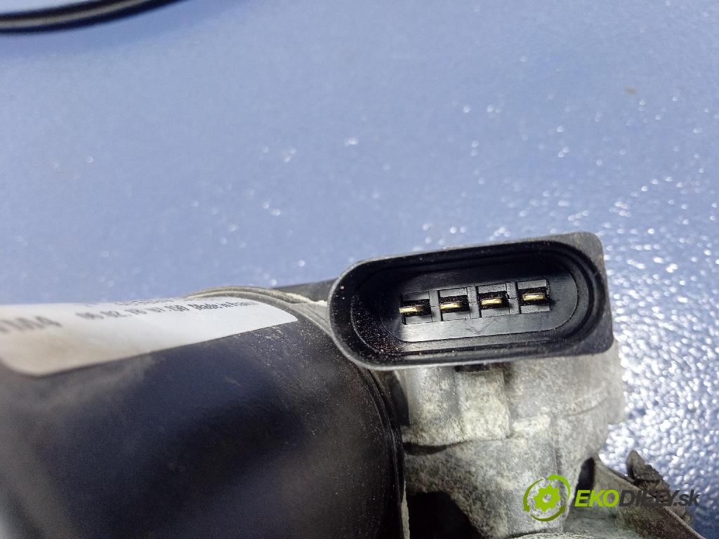 Ford Mondeo 2018 mechanismus motorek Stěrače: před DS73-17504-BH