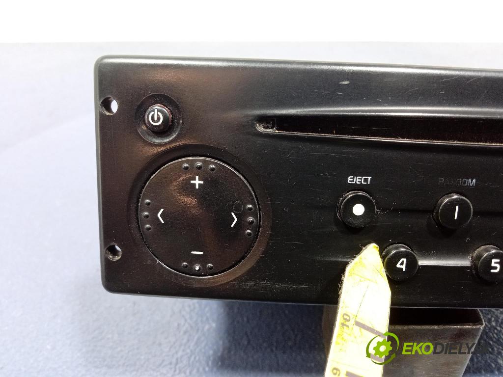 Renault Trafic 2005 Radio I Navigácia: 7700433948