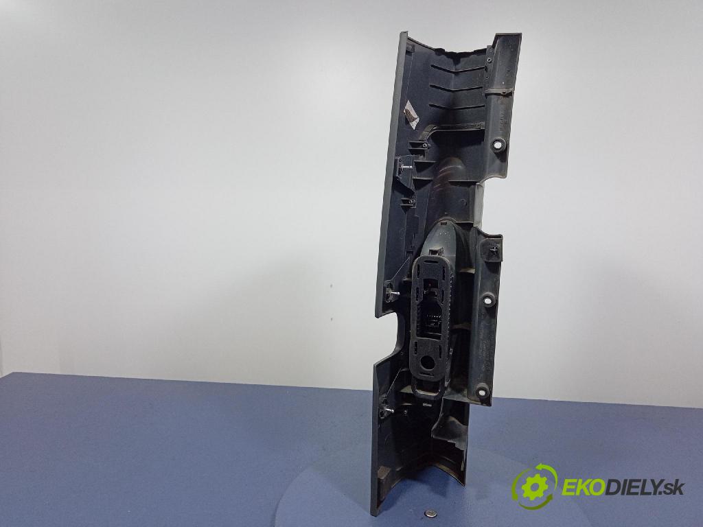 Renault Trafic 2005 svetlo / reflektor zad Prava: Vonkajsia: 8200336830