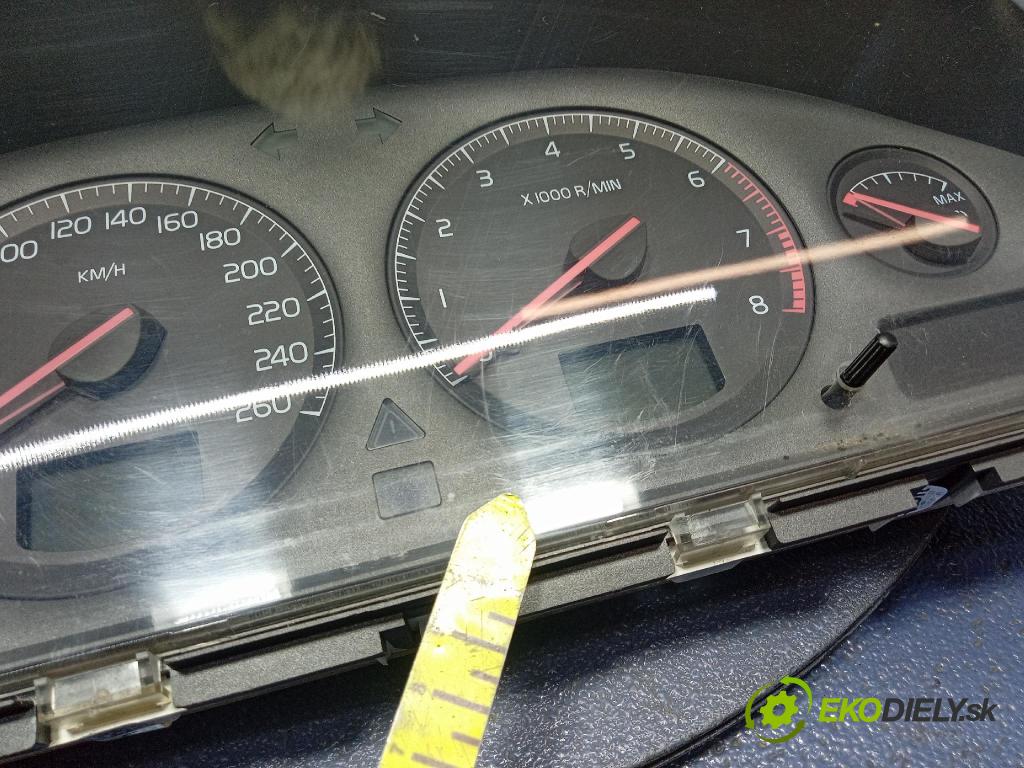 Volvo V70 2001 prístrojovka/ budíky 9499668