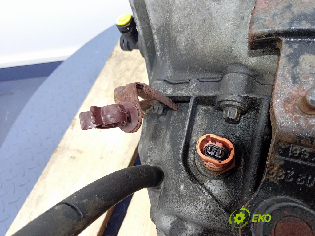 Renault Trafic 2005 převodovka Ozubené kola: Manualna 7701722987