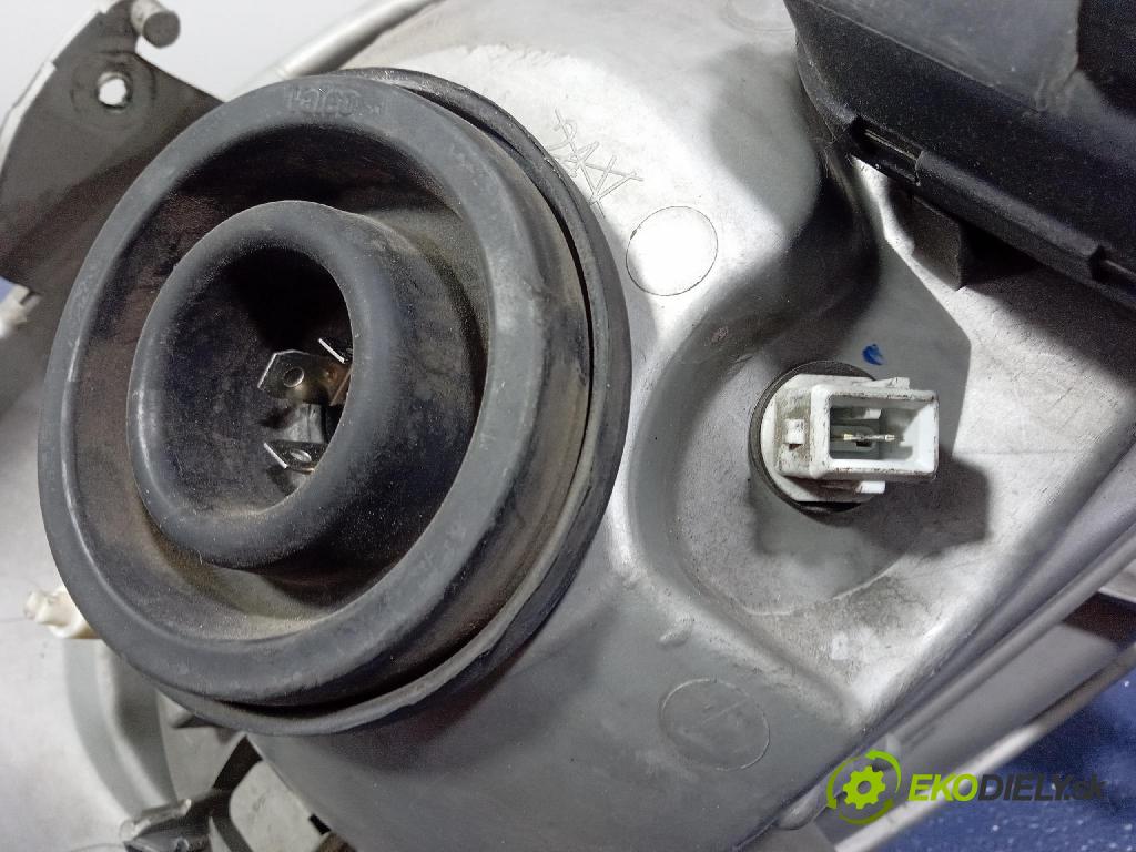 Renault Trafic 2005 světlo Levý: 7700311371
