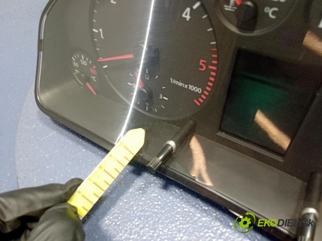 Audi A6 1999 prístrojovka/ budíky 4B0919881