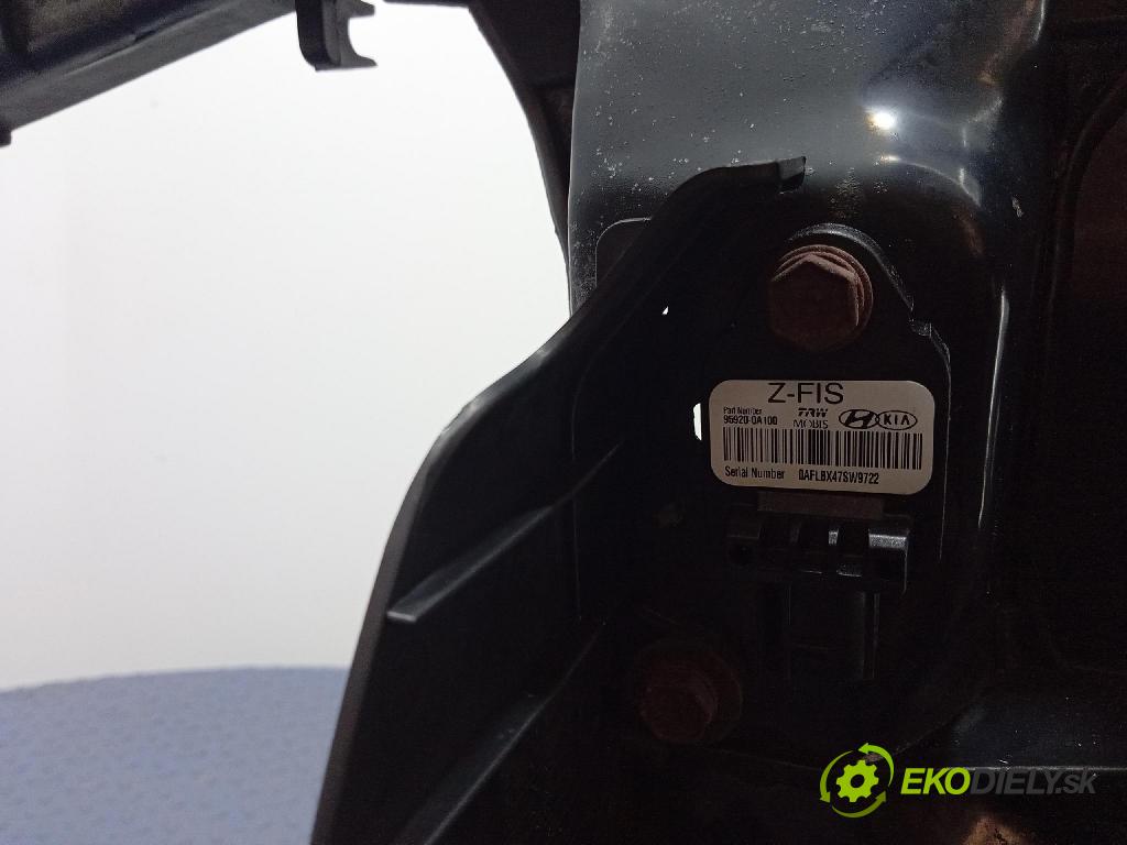 Kia Ceed 2009 výztuha Čelní / stěna Přední