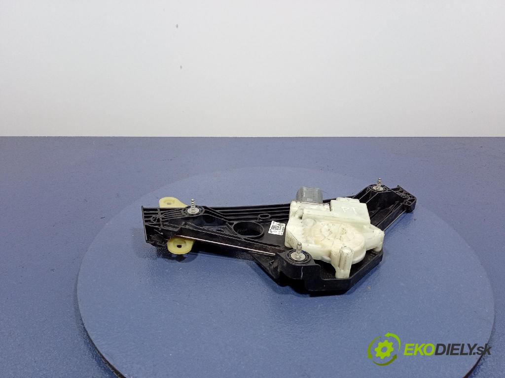 Renault Clio 2020 mechanismus stahování Sklenka: Zad: v pravo: 827209773R