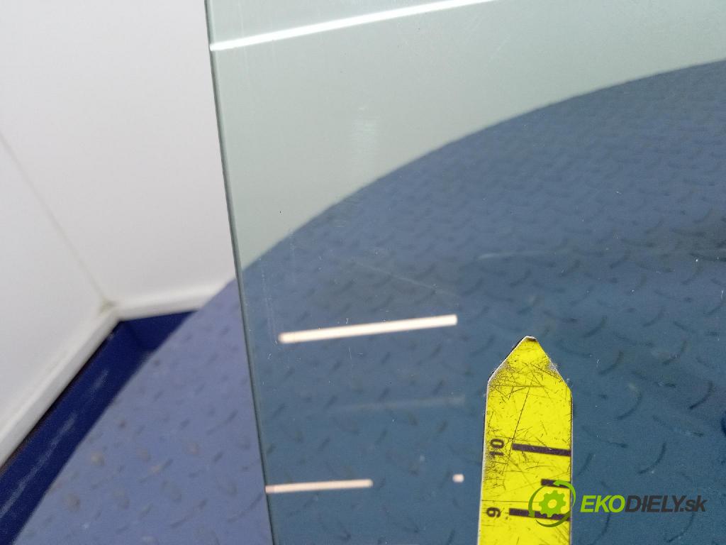 Renault Clio 2020 sklo dveře Zad: Práva: