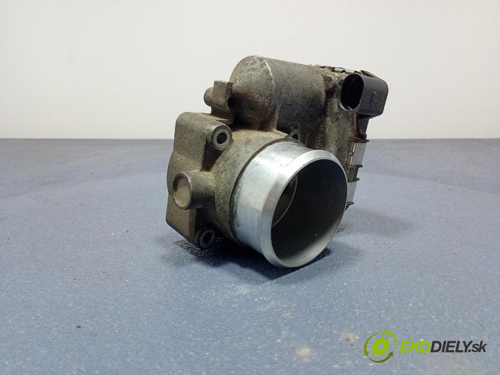 Volkswagen Passat 2002 škrticí klapka 06B133062M