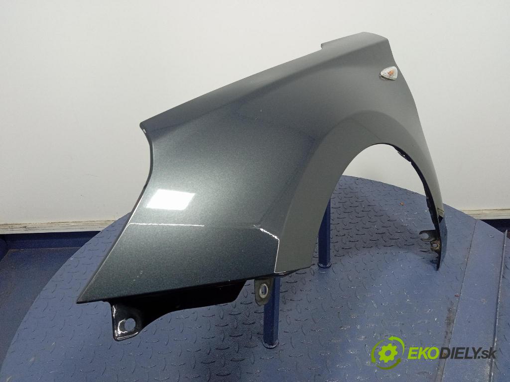 Hyundai I30 2022 blatnik před Levý: