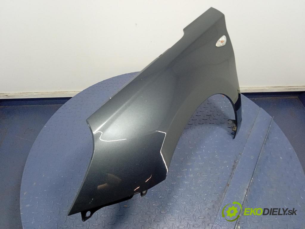 Hyundai I30 2022 blatnik před Levý: