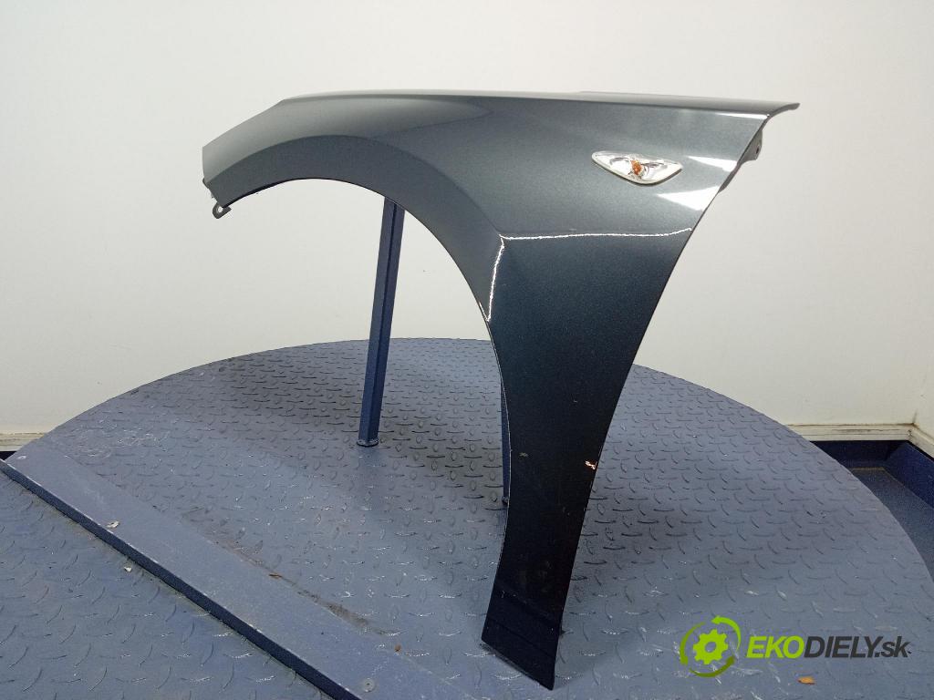 Hyundai I30 2022 blatnik před Levý: