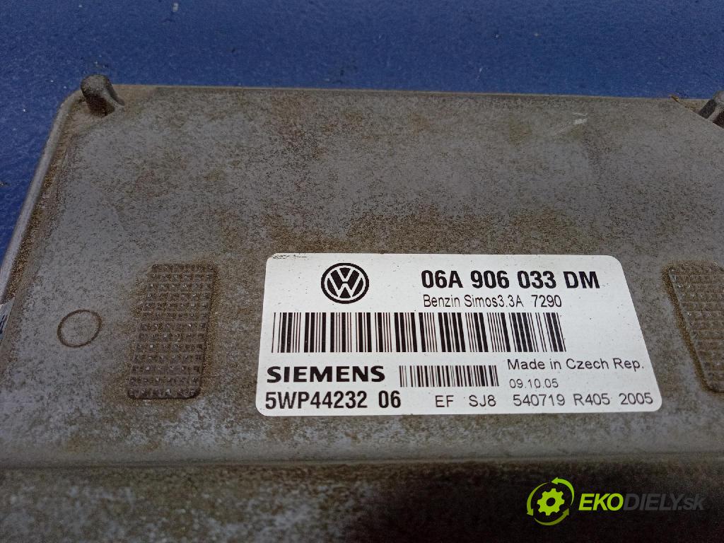 Skoda Octavia 2005 řídící jednotka Motor: 06A906033DM