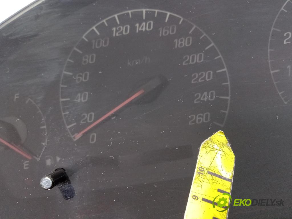 Mitsubishi Galant 2000 prístrojovka/ budíky MR471215