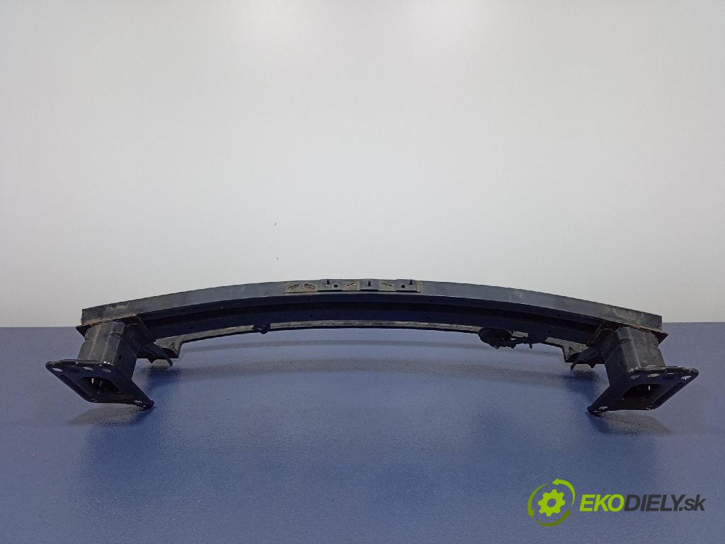 Hyundai I30 2022 výztuha narazník před