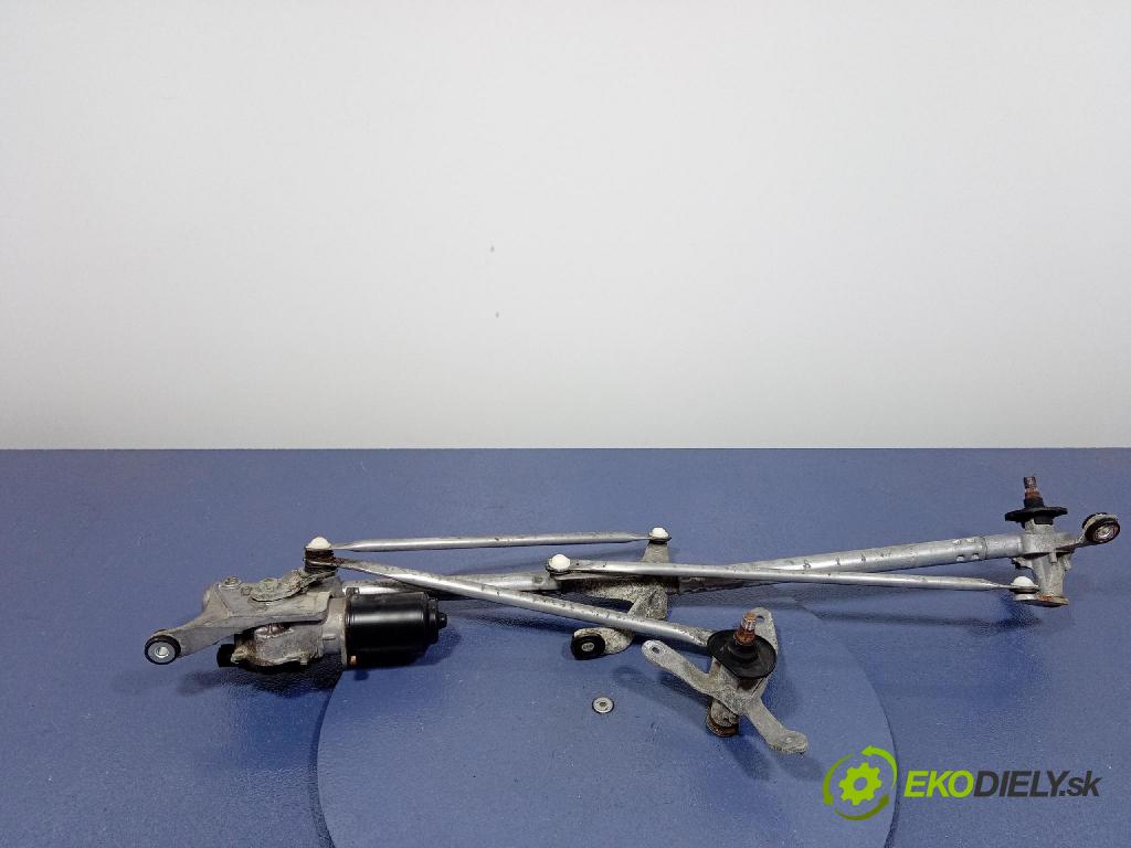 Honda Civic 2005 mechanismus motorek Stěrače: před