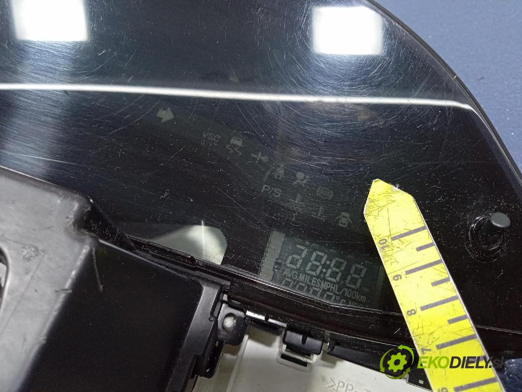 Toyota Yaris 2006 prístrojovka/ budíky 8380052A70