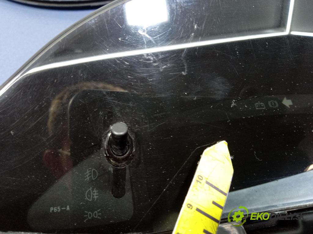 Toyota Yaris 2006 prístrojovka/ budíky 8380052A70