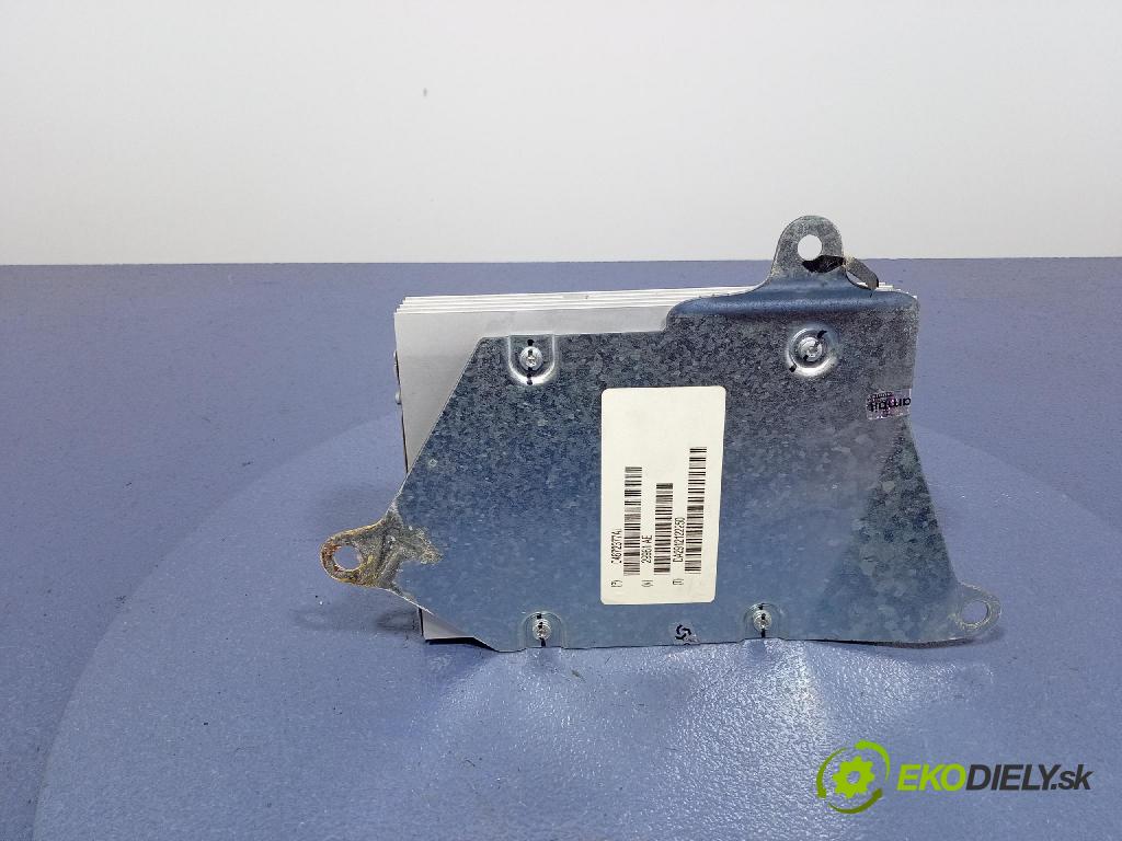 Jeep Compass 2007 Zesilovač: 04672377AI
