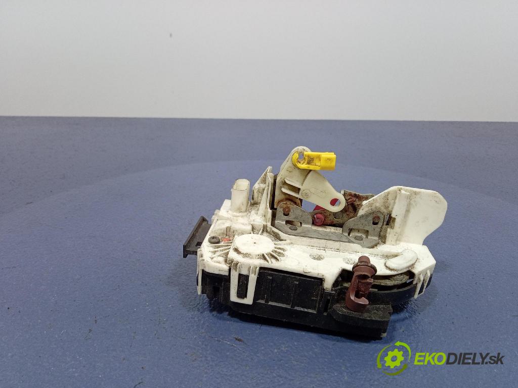 Jeep Compass 2007 zámek dveře před v pravo:
