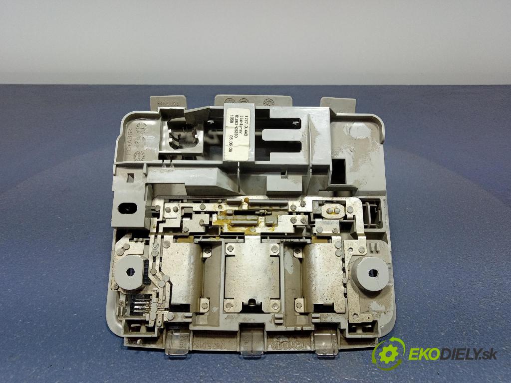 Toyota Corolla verso 2006 Lampy Uvnitř 81263-05230
