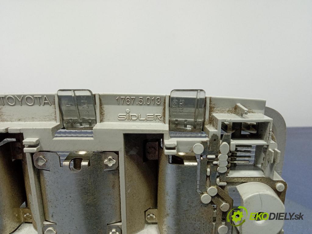 Toyota Corolla verso 2006 Lampy Uvnitř 81263-05230