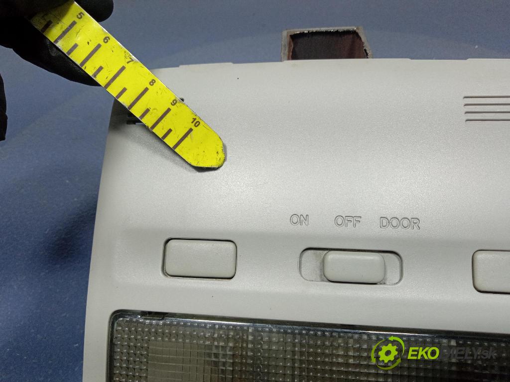 Toyota Corolla verso 2006 Lampy Uvnitř 81263-05230