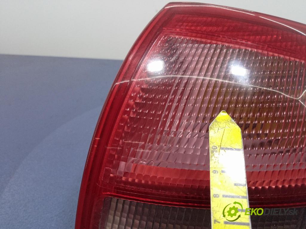 Audi A6 2001 světlo Zad: Práva: Mimo: 4B5945096