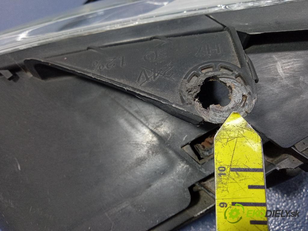 Peugeot 206 2002 světlo v pravo: 89002772