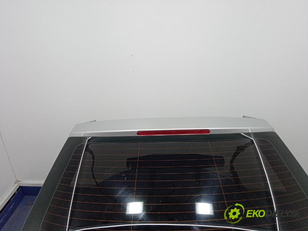 Audi A3 2003 zadní dveře kufra: kufr