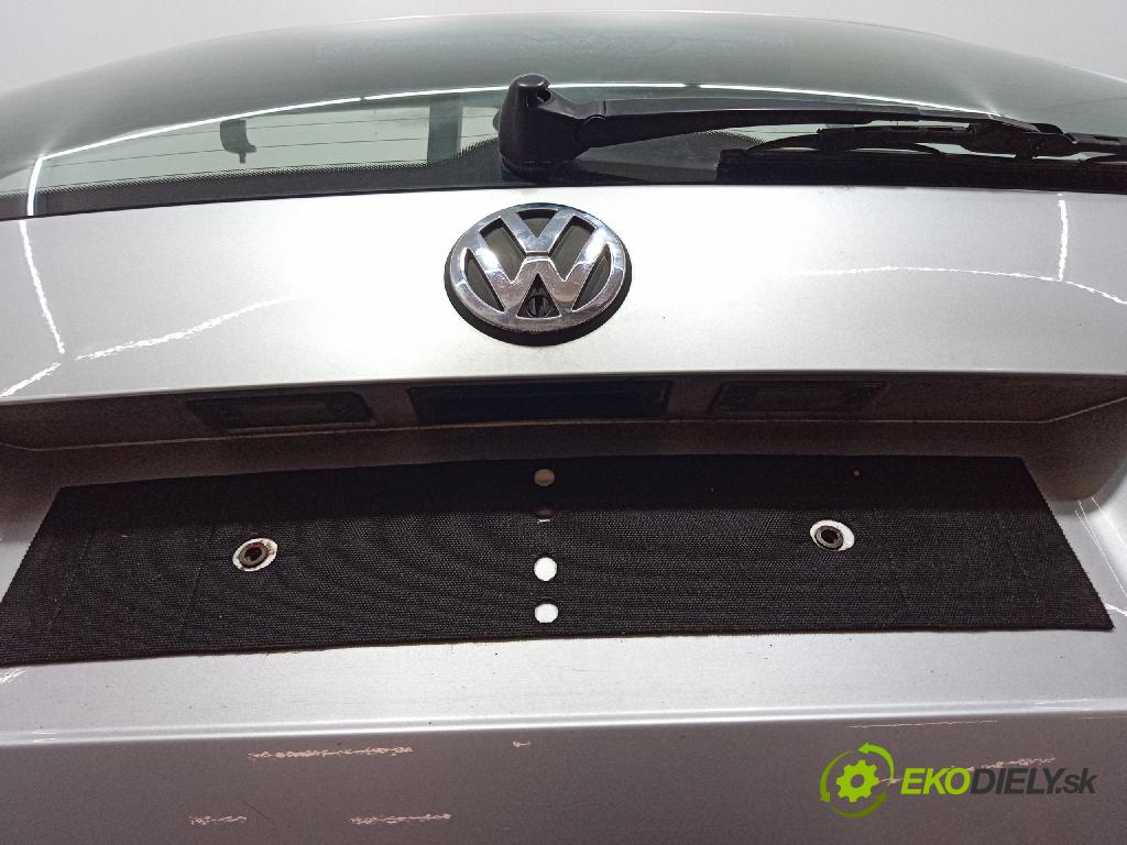 Vw Golf 2001 zadní dveře kufra: kufr