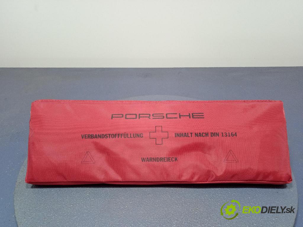 Porsche Cayenne s 2017 Trojúhelník 9Y0860282