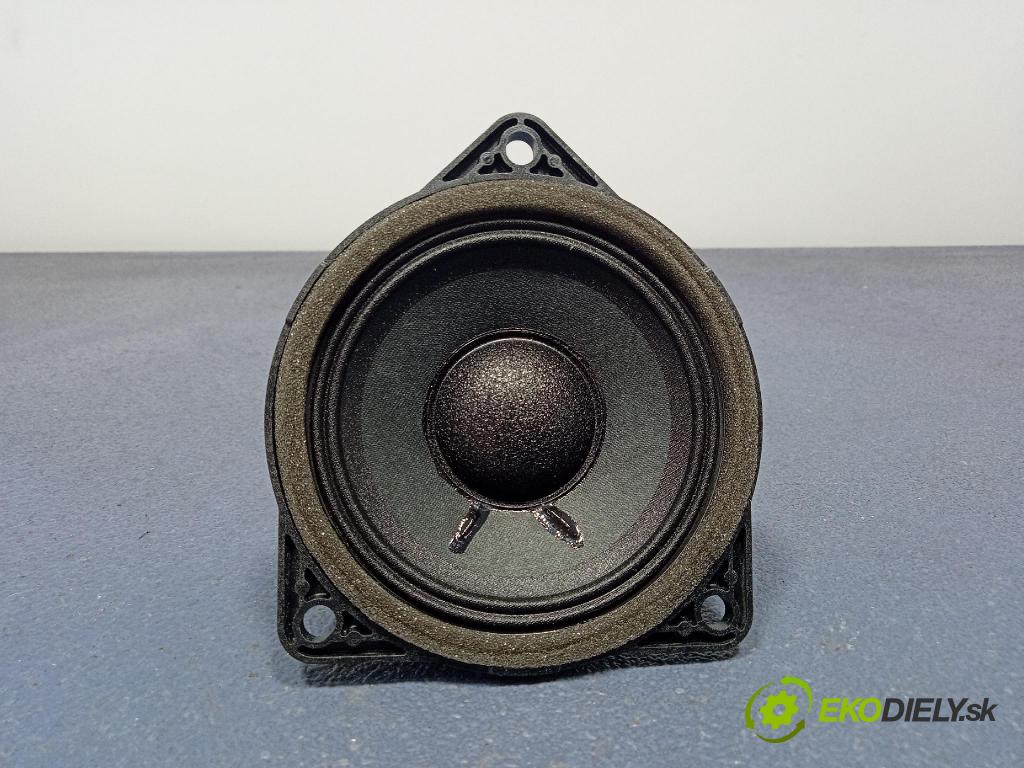 Porsche Cayenne s 2017 Mluvčí: / Subwoofer: 971035415F