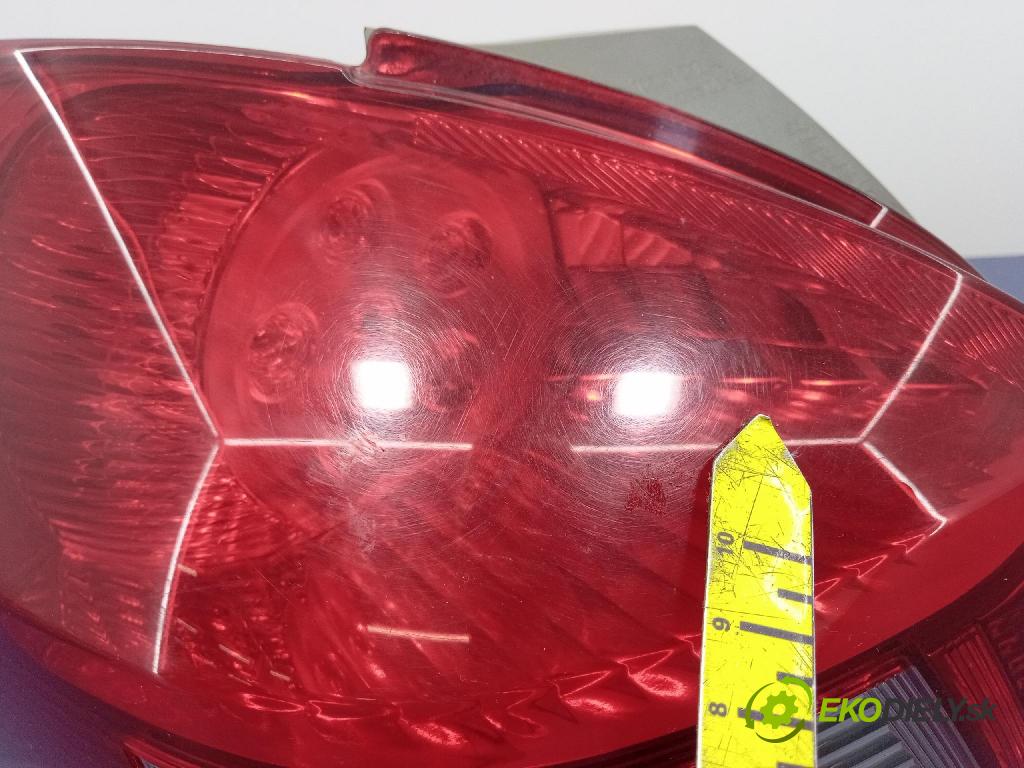 Toyota Yaris 0 světlo Zad: levá Mimo: koito od53