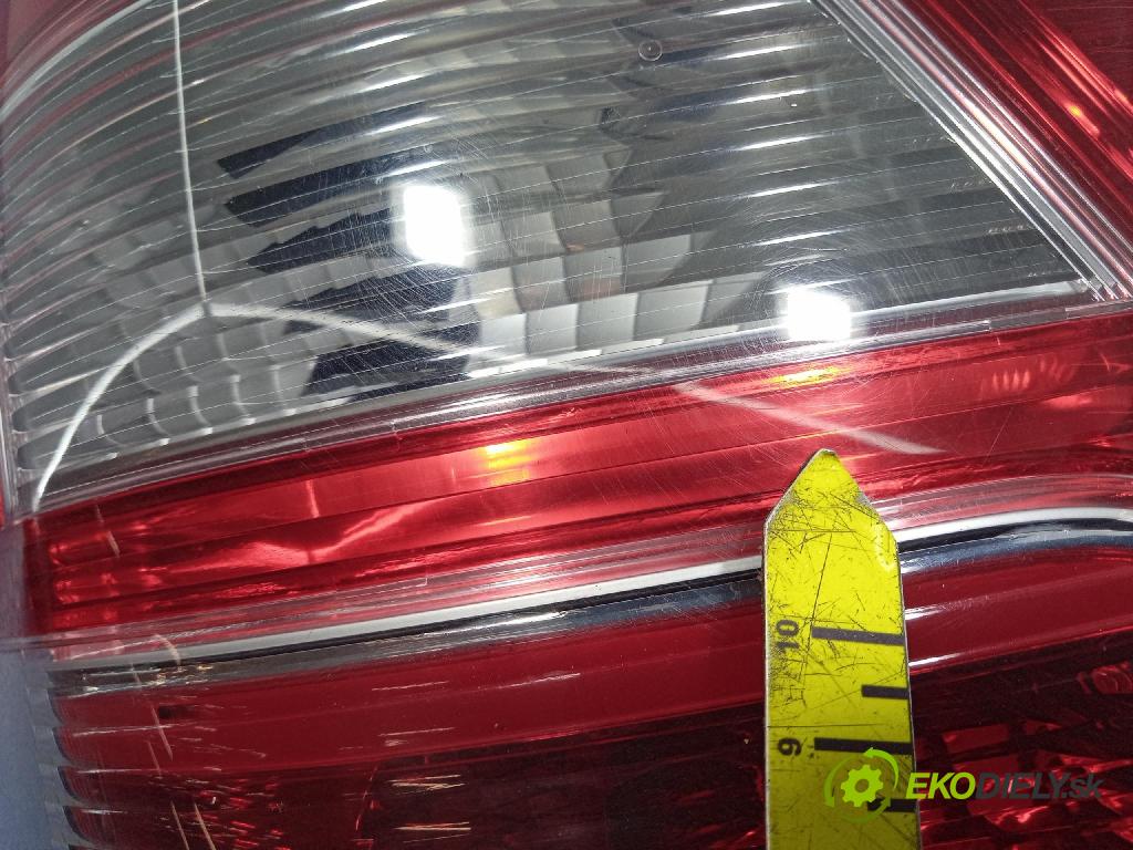 Toyota Yaris 0 světlo Zad: levá Mimo: koito od53