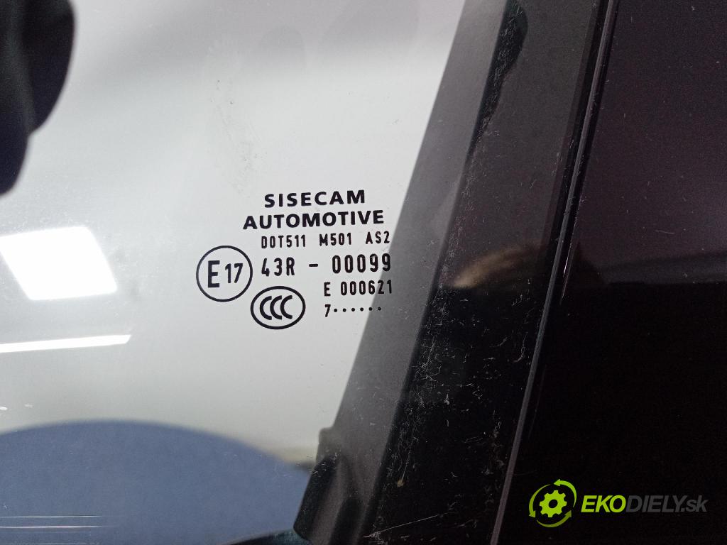 Porsche Cayenne s 2017 dveře před Vlevo, odjet: