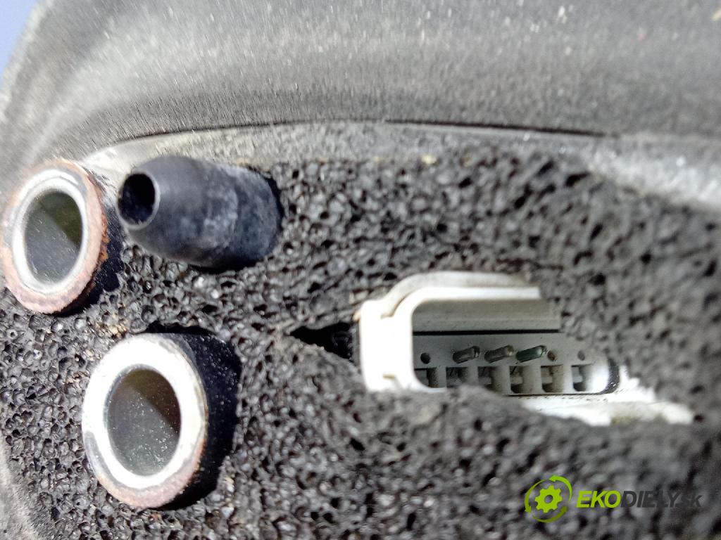 Fiat Punto 2007 zpětné zrcátko prave