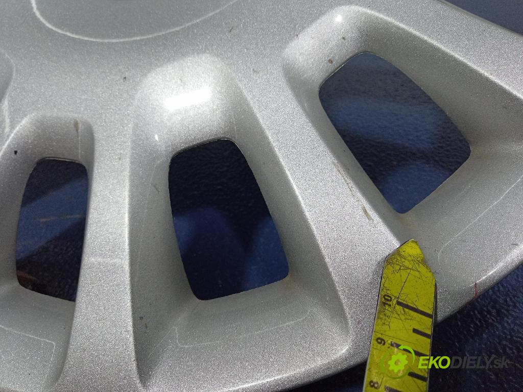 Opel Corsa 2007 puklica kola: 13211852