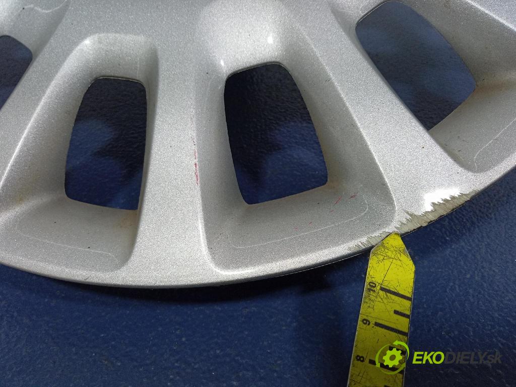 Opel Corsa 2007 puklica kola: 13211852