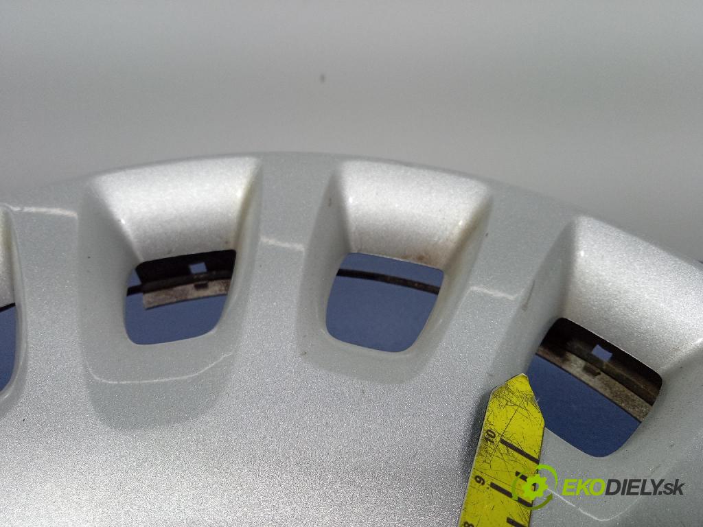 Opel Corsa 2007 puklica kola: 13211852