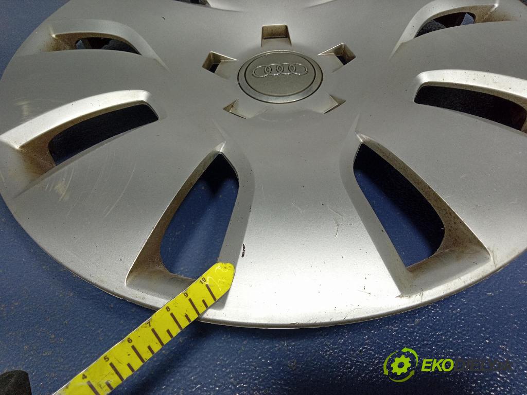 Audi A6 2004 puklica kola: 8K0601147