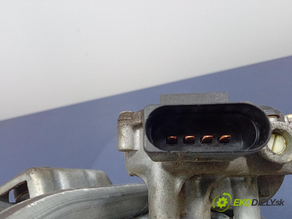 Audi A6 2004 mechanismus motorek Stěrače: před 8D1955605B