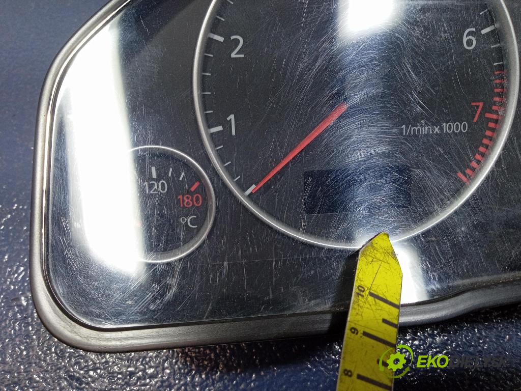 Audi A6 2004 Přístrojová deska 4b0920901